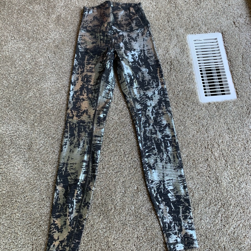 NWOT LULULEMON Wunder Under Size 2
